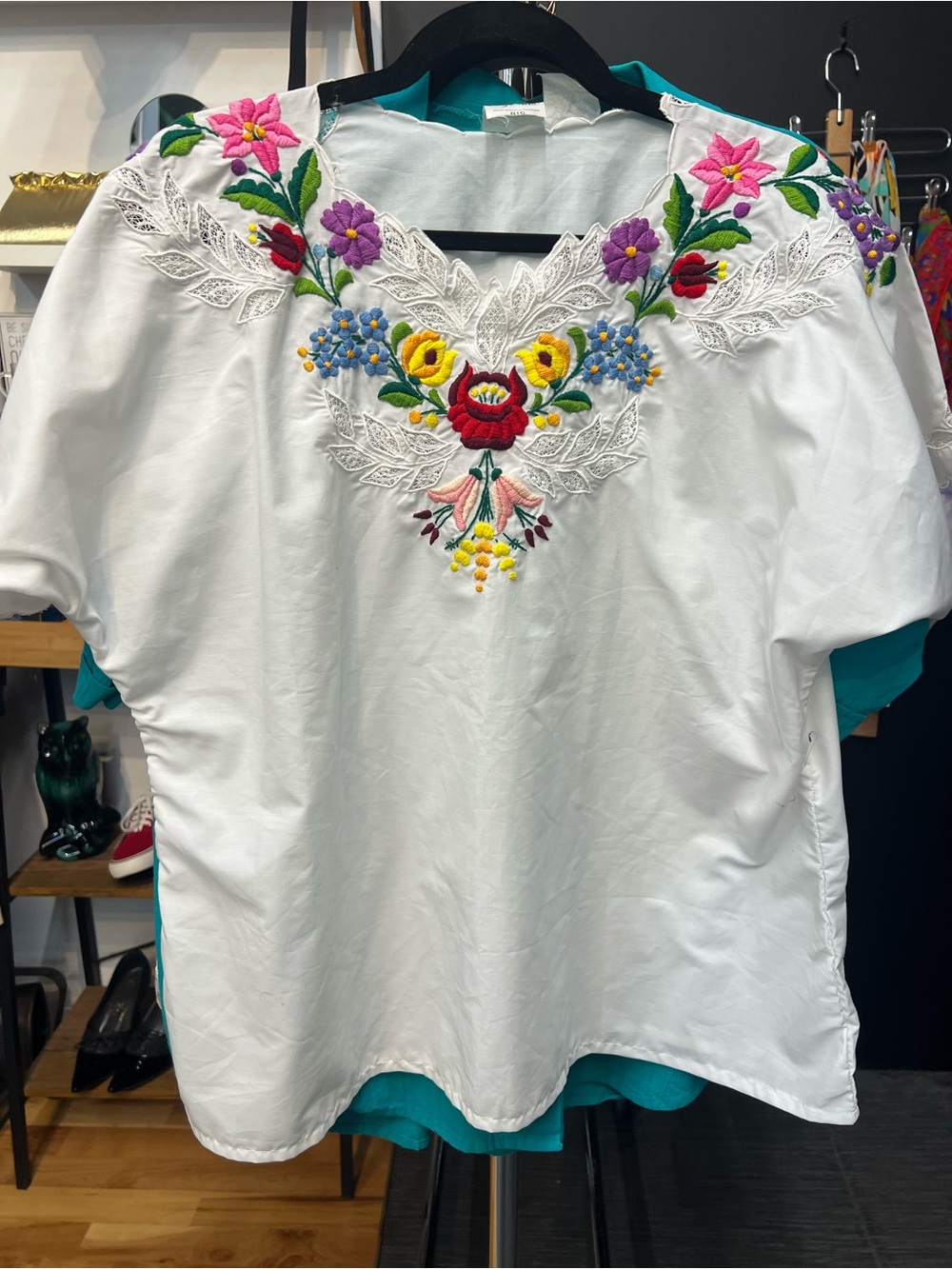 Vintage Oaxacan Embroidered White Floral Peasant Top M-L